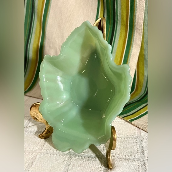 VTG Fire-King Jadeite Maple Leaf Dish Anchor Hocking Mint 6.5" - Picture 3 of 8
